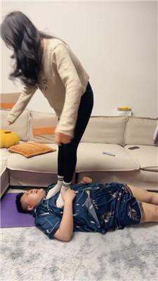 埋汰原味白袜踩虐奴才 bf48819