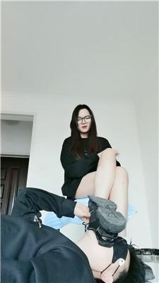 皮皮绿帽男友伺候我幽会回家 bf48812