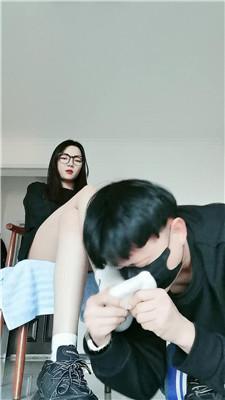 皮皮绿帽男友伺候我幽会回家 bf48812