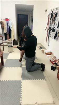 虎牙刑具重度鞭打/高跟黑丝踩虐 JS241227-13