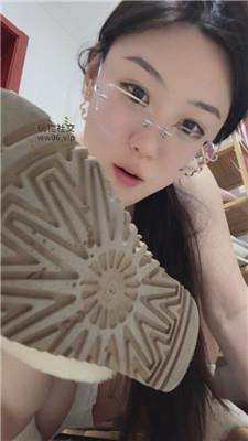 夏主发传单的狗趁职务之便闻鞋 241226-2