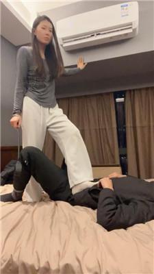 伊未白袜脚踩踏/抽耳光/骑马 bf48615