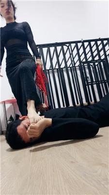 南月女神强制滴蜡/手铐捆绑狗笼/恋足狂舔 JS250108-6