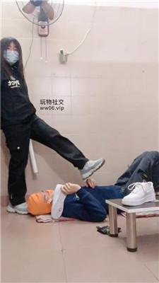 奇了怪了酸臭玉足碾压踩/鞭打 JS250107-20