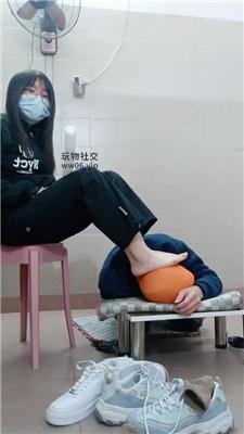 奇了怪了酸臭玉足碾压踩/鞭打 JS250107-20