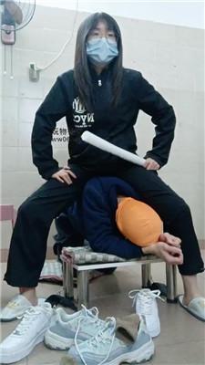 奇了怪了酸臭玉足碾压踩/鞭打 JS250107-20