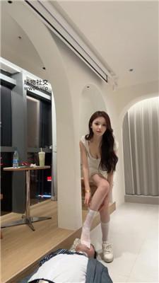 泡芙女职员小白鞋白丝-SM玩老板双视角完整版 bf49112