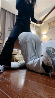 小凤梨戒尺威胁玉足狂舔 JS250107-32