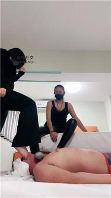 可馨双S-捆绑轮流踩踏 bf49119