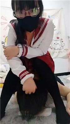 广西木木可爱女主-强制舔卫生巾/骑狗背 JS250107-28