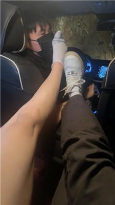 不知名双S-坐脸/闻舔脚/白袜比赛/深喉/轮流转胯双视角版 bf49130