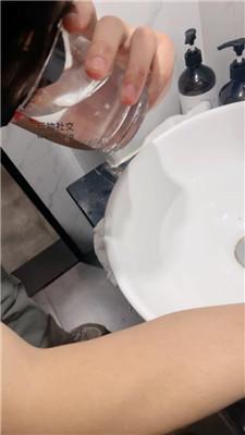 小凤梨闺蜜观战-酸臭玉足狂舔 JS250107-44