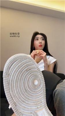 凉子车模S-小白鞋白袜蹂躏粉丝上 JS250107-41