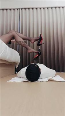 米小糖黑丝高跟碾压踩虐 bf49134