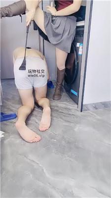 苏苏不苏虐乳脚下喂食/清理脏长靴 JS250106-2