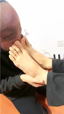 语小心绿帽奴-强迫舔男主的脏鞋白袜 JS250106-14