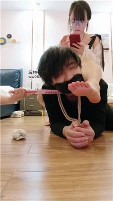 乐乐双S-捆绑白袜塞嘴虐打 JS250103-34