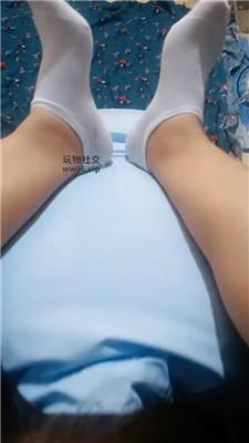 伪娘和人妻喜欢白棉袜的cd奴 JS250104-1