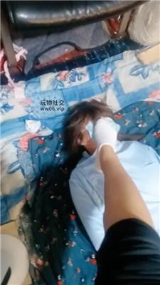 伪娘和人妻喜欢白棉袜的cd奴 JS250104-1