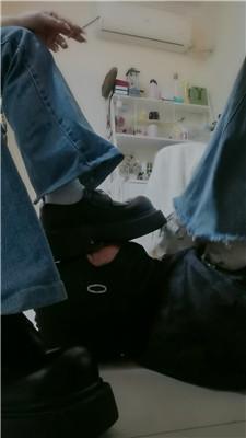 文文文文双S-桌底视角-黑鞋白鞋蹂躏踩 JS250116-13