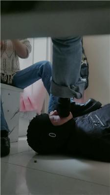 文文文文双S-桌底视角-黑鞋白鞋蹂躏踩 JS250116-13