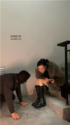 冰卿户外楼道长靴踩踏喂食 bf49335