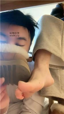 胖虎沉浸式-舔素人的脚丫 JS250114-4