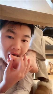胖虎沉浸式-舔素人的脚丫 JS250114-4
