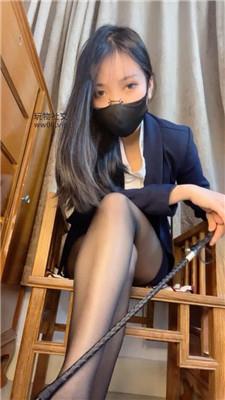 广西哟米红底高跟踩设骚贱根 250123-2