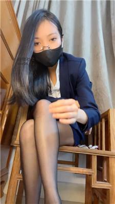 广西哟米红底高跟踩设骚贱根 250123-2