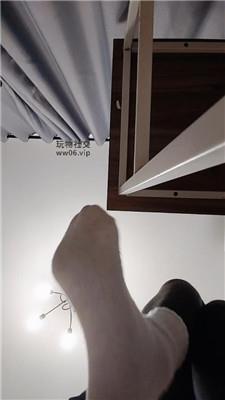 上海汤圆红灯白袜 250123-20