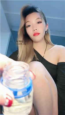 依依圣水喂食香水控制炸 250123-13