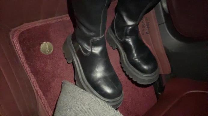 狗哥车内素人S长靴黑丝强迫虐我 JS250122-30