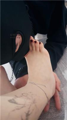 南夕脏裸足S-强迫狗啃吃臭脚 JS250122-13