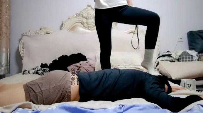 小羊咩咩骑狗背白棉袜脚踩踏 JS250122-25