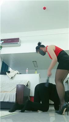 卡罗琳白领S-黑丝高跟虐家奴 JS250120-28