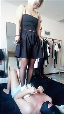 冷皇骑马抽耳光鞭打/小白鞋黑丝踢踹 bf49566