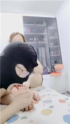 李老师沉浸式玉足狂舔/嘴叼鞋虐乳 JS250120-14