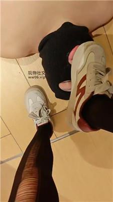 玉主子休闲鞋黑丝踩/脚下喂食 JS250120-8