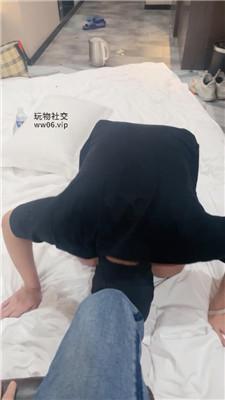 白兔跪舔原味白袜脚/赏赐圣水 JS250120-6