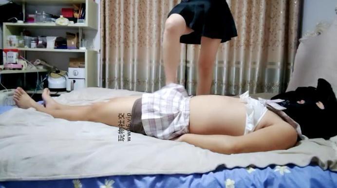 小羊咩咩肉丝脚踩虐变装骚奴 JS250118-27