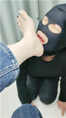 云儿强迫奴吃脚丫死皮 JS250118-26