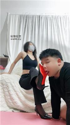 甜音坐脸窒息-黑丝高跟碾压踩 JS250118-42