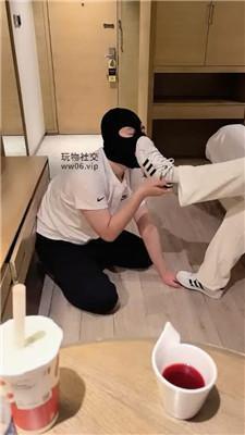 曼妮老师下跪狗舌清理贝壳头白棉袜 JS250118-23