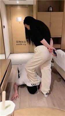 曼妮老师下跪狗舌清理贝壳头白棉袜 JS250118-23