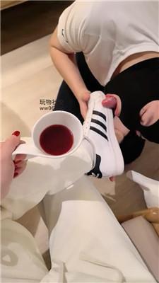 曼妮老师下跪狗舌清理贝壳头白棉袜 JS250118-23