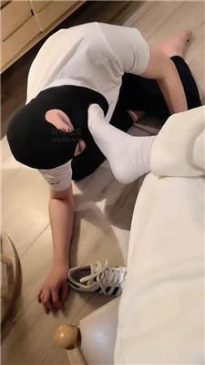 曼妮老师下跪狗舌清理贝壳头白棉袜 JS250118-23