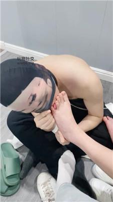 小凤梨双S-脏鞋玉足轮流虐待下 JS250205-5