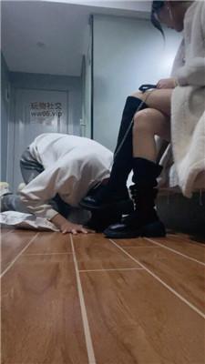 沐沐大大跪舔长靴脏臭棉袜玉足 JS250205-33