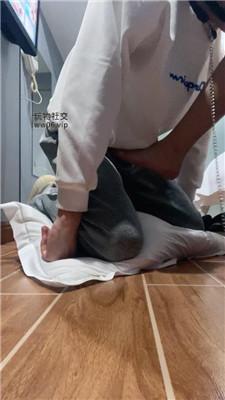 沐沐大大跪舔长靴脏臭棉袜玉足 JS250205-33